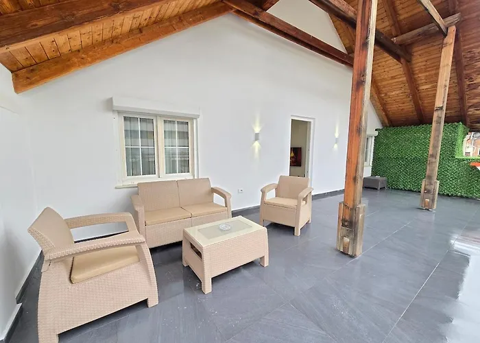 Floor Apartment *